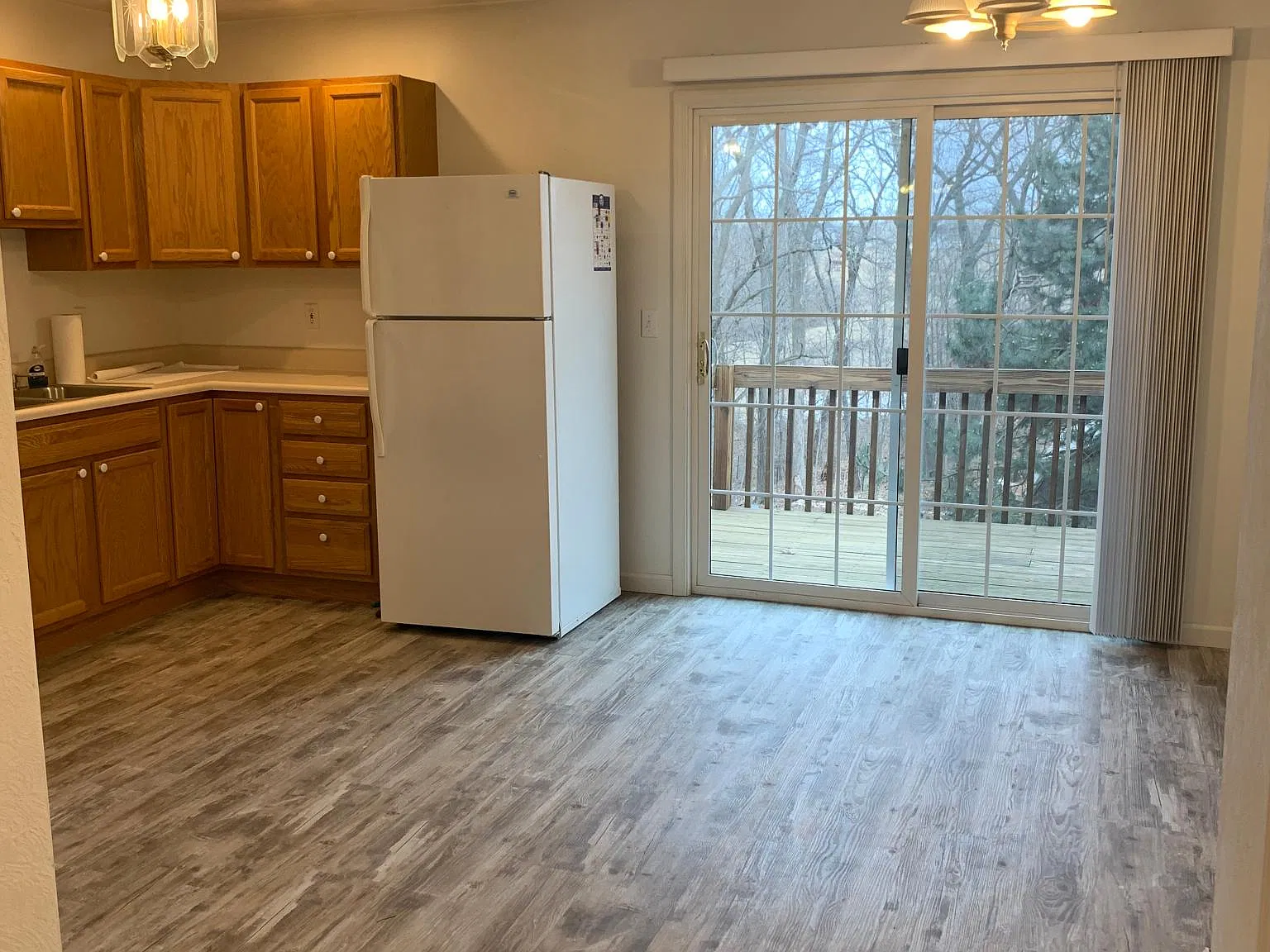604 Holland Rd — Photo 2