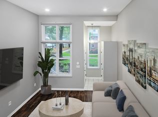 276 Roslyn Ct, West New York, NJ 07093