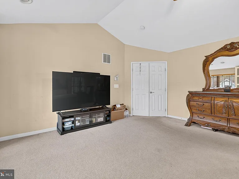 13016 Pilgrims Inn Dr — Photo 25