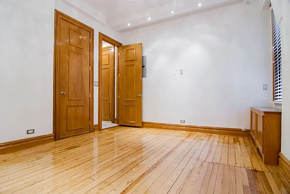 Rented by WAM Partners - William Moses Co. | media 34