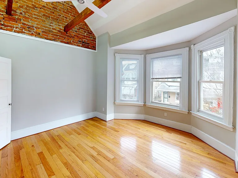 463 Earlham Ter — Photo 13