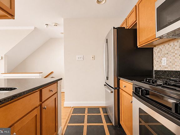 5th image of 1707 Rodman St