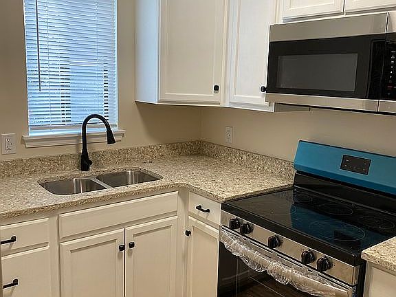 2nd image of 101 Countryplace Ln