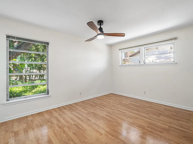 1051 SW 21st St — Photo 20