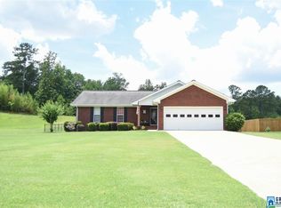 225 Erickton Dr, Anniston, AL 36207