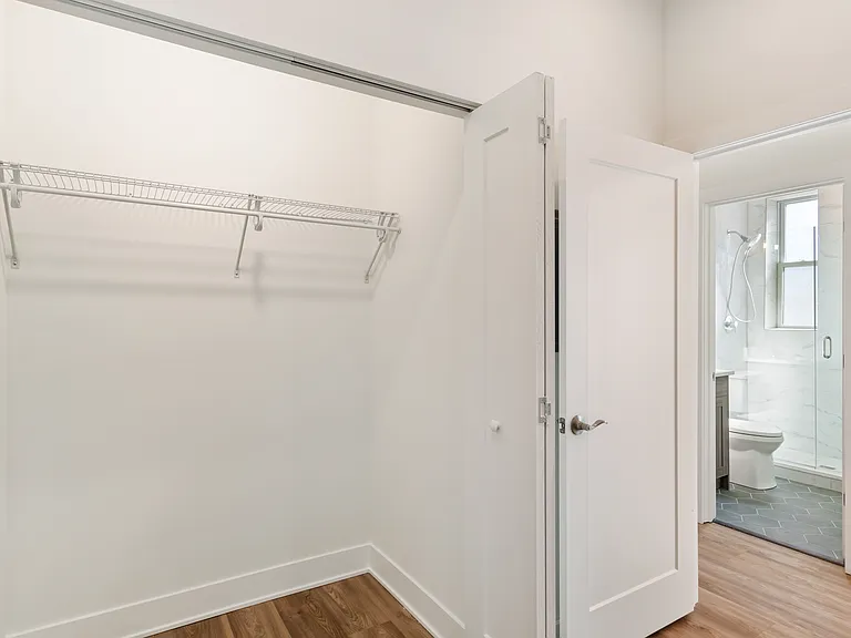 2833 N Whipple St #1R — Photo 12