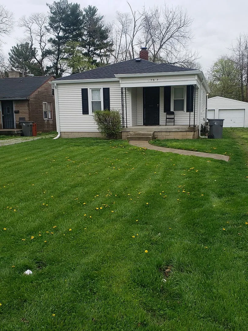 Spacious Eastside Two Bedroom Single Family Near 38th and Emerson — Photo 1