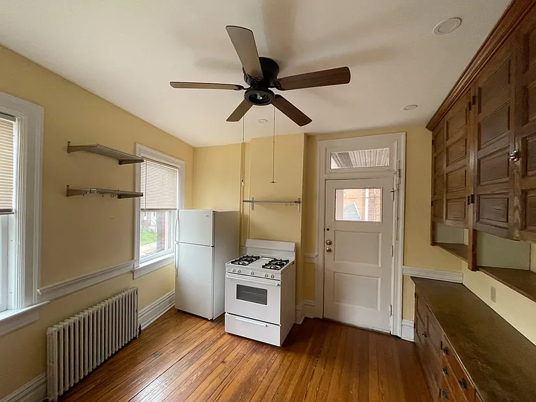 503 Center St #3 — Photo 2