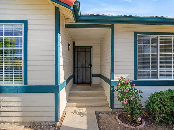 3rd image of 1936 E Roosevelt Court