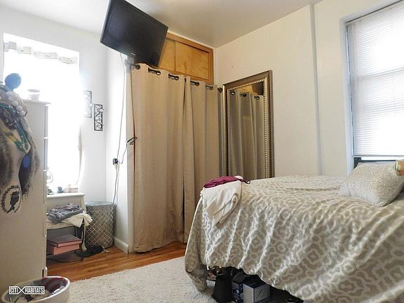 3rd image of 767 9th Ave APT 3S
