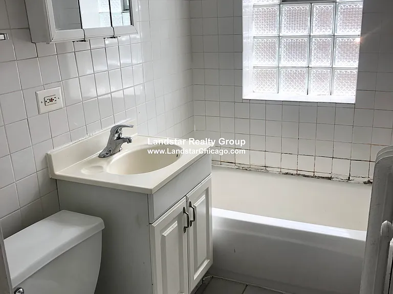 4043 N Mozart St #1E — Photo 14