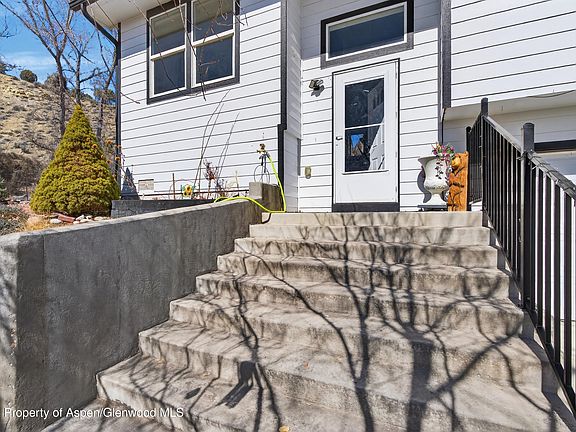 3rd image of 2633 Shawnee Ct