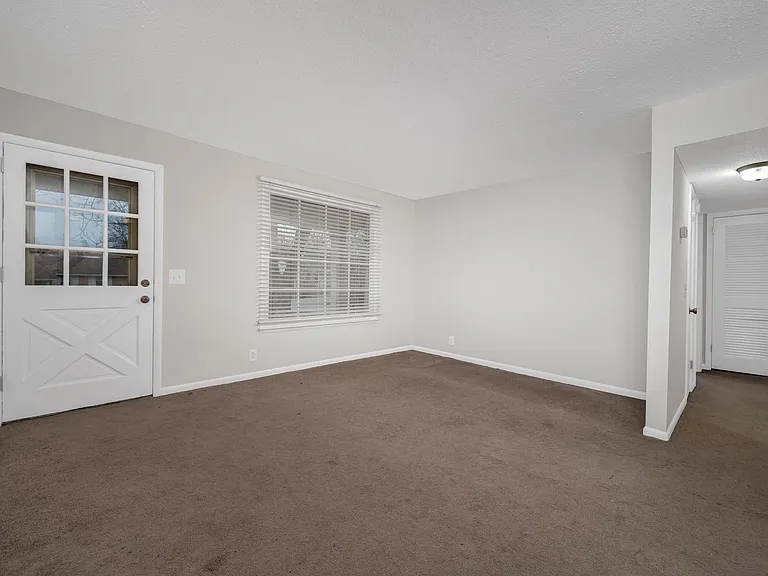 102 Jennings Dr #B — Photo 14