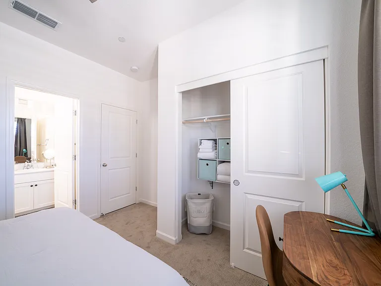 2427 Creekview Dr — Photo 5