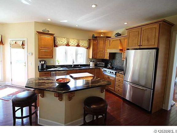 5th image of 4 Portofino Cir
