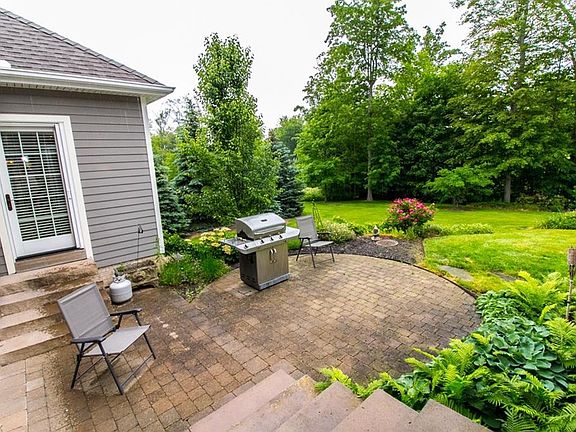 5th image of 7931 Augusta Ln