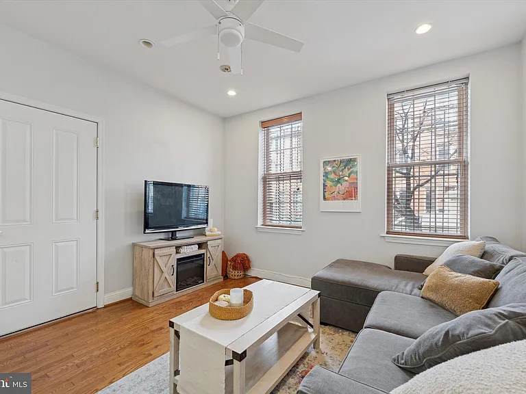 1759 Frankford Ave #4 — Photo 4