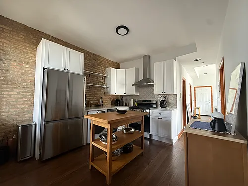 2842 W Augusta Blvd #2W Photo 1