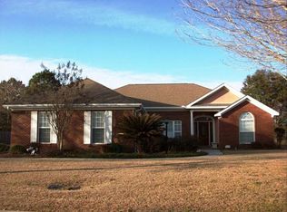 213 Hawthorne Cir, Fairhope, AL 36532