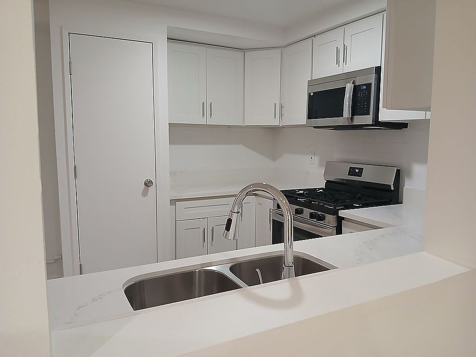1st image of 7951 Primrose Ln