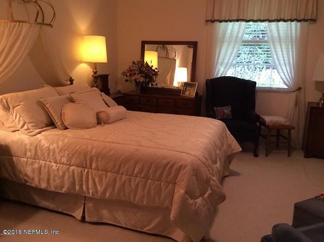 LargeBedroom1