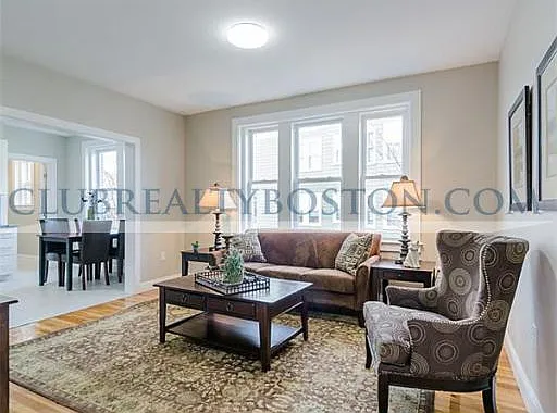 4 Leicester St #4 — Photo 2