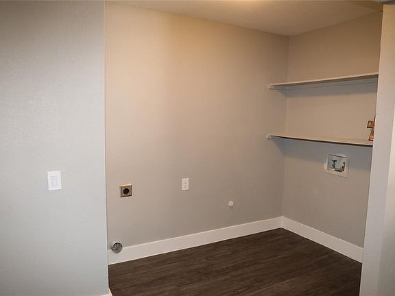 3rd image of 169 Hunter Dr
