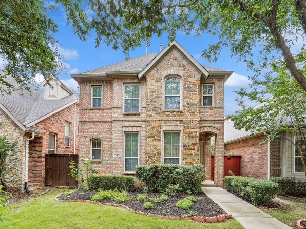 233 Carrington Ln, Lewisville, TX 75067