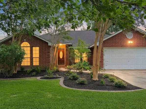 1703 Indian Shores Rd, Crosby, TX 77532