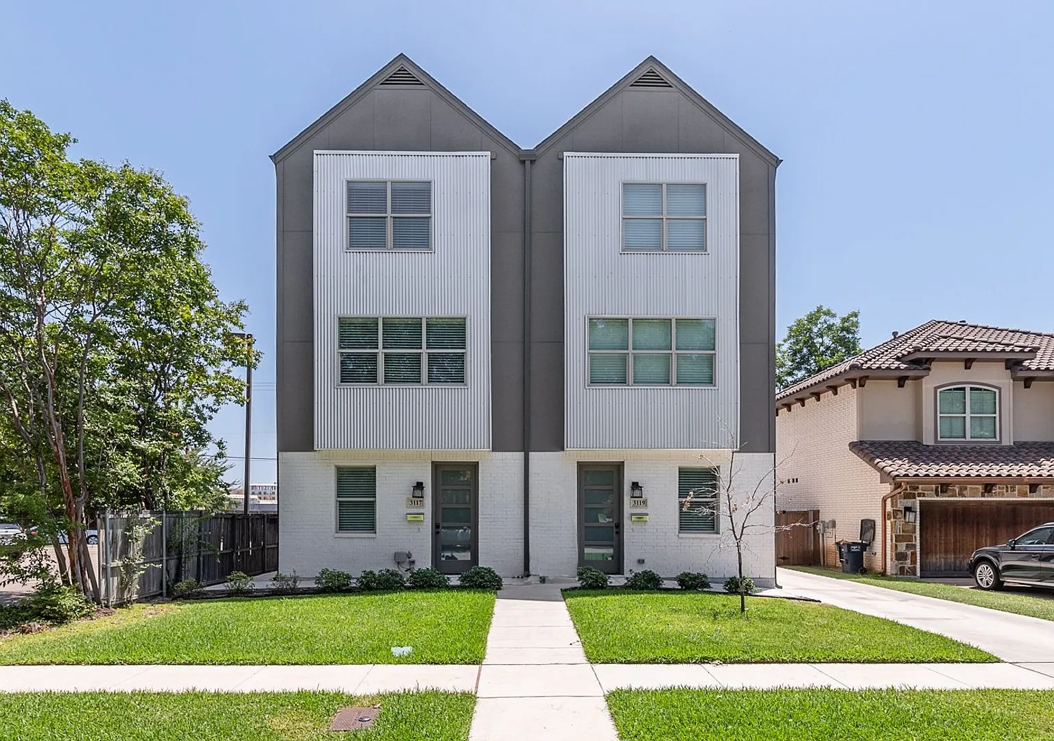 Move In Summer July 10th 2027 * $7750 5 Bedroom 5.5 Bath, 1 Block From Tcu Campus — Photo 1