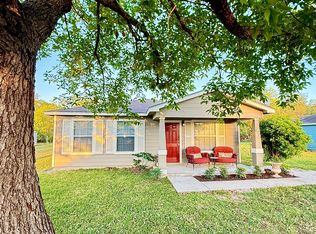 271 Windmill Hl, Seguin, TX 78155
