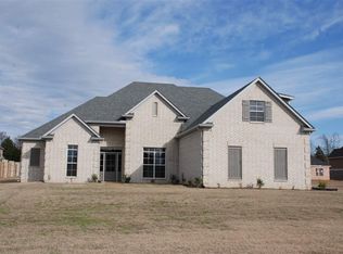 55 James Crossing Dr, Oakland, TN 38060