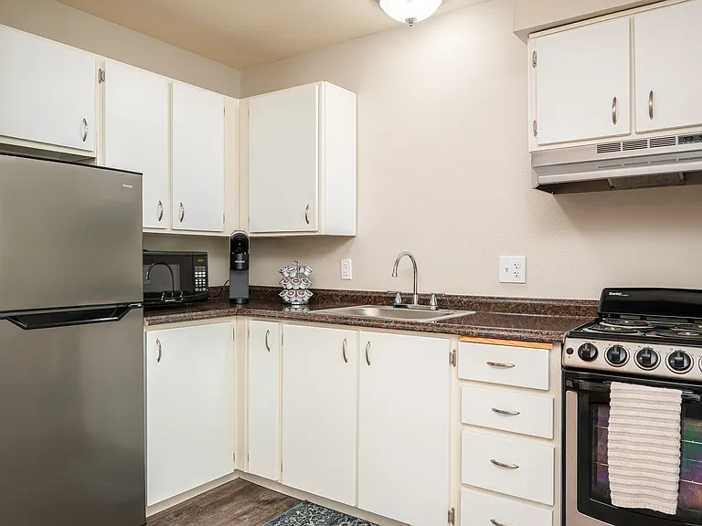 Windsor Square Retirement Community — Photo 10