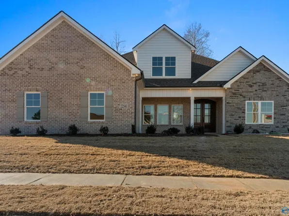 22541 Players Ln, Athens, AL 35613