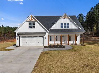 1168 Riverside Dr, Lexington, NC 27292