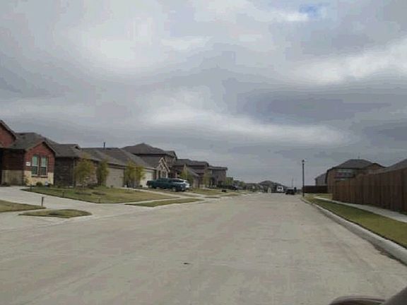 Exterior Neighborhood (street photo)
