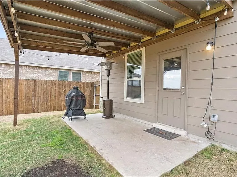 200 Duroc Dr — Photo 33