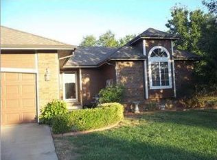 10501 W University Ct, Wichita, KS 67209