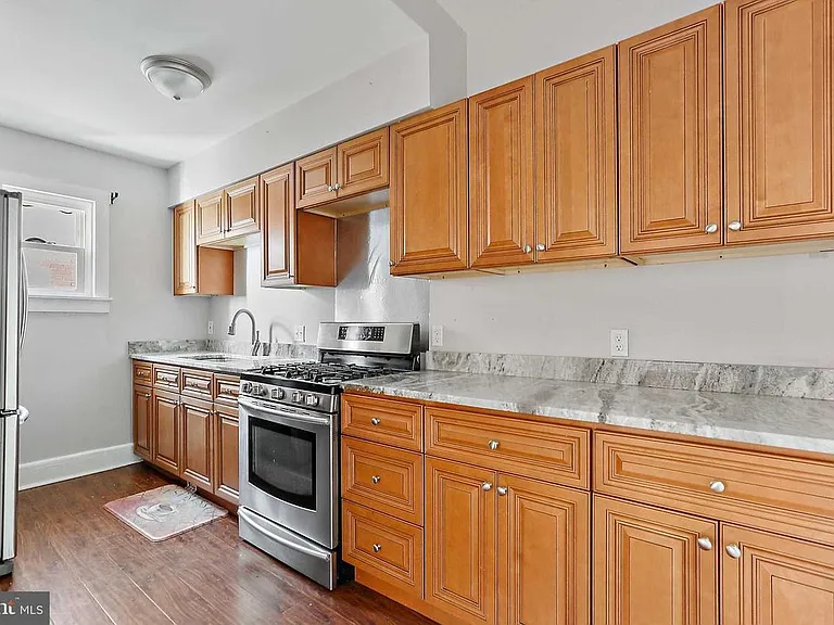 933 Brooks Ln #2 — Photo 8