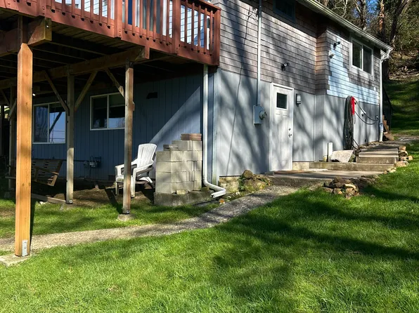 527 W Marine Dr, Astoria, OR 97103