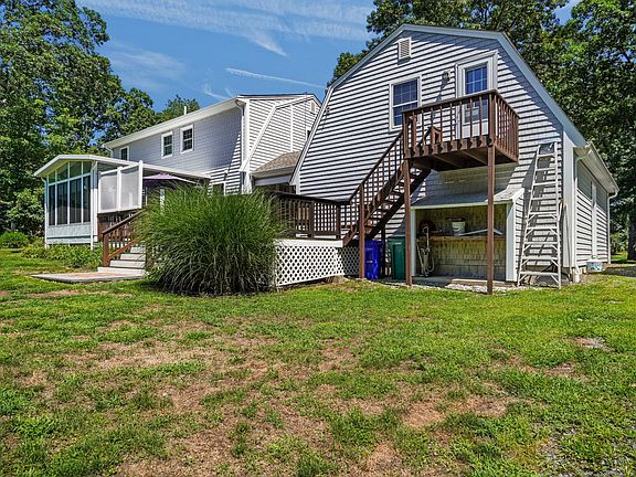 3rd image of 28 Sagewood Cir