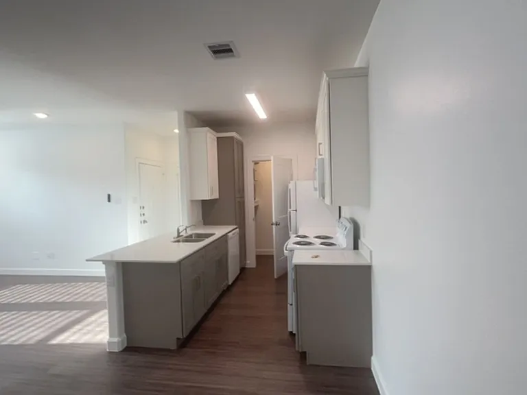 Ashley Crest — Photo 32