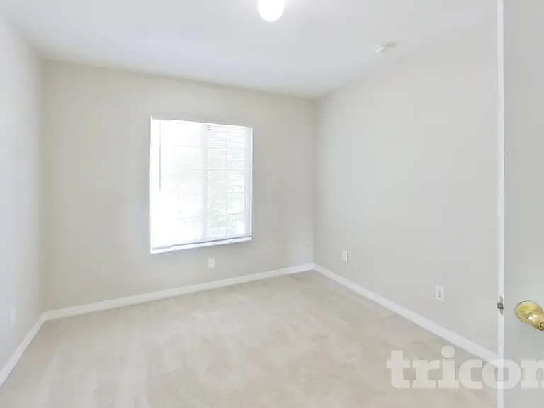 1708 Portcastle Cir — Photo 11