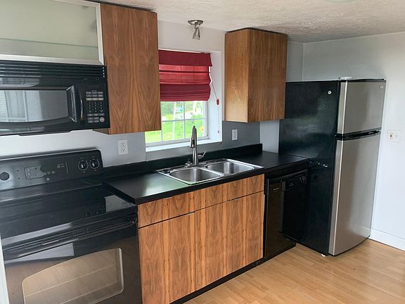 3rd image of 17 Ligon Ave