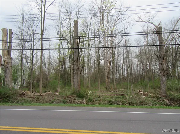 2580 Bowen Rd #25, Elma, NY 14059