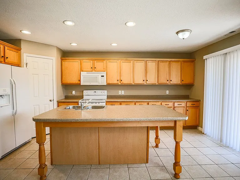 3155 S Hidden Valley Dr #147 — Photo 8
