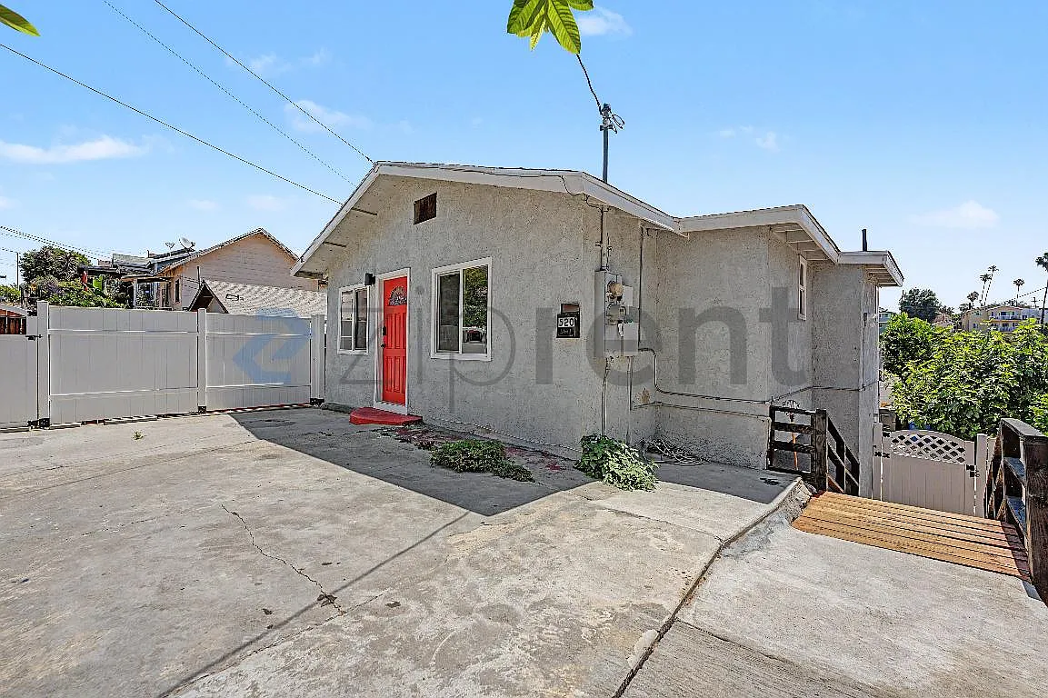 2 bed, 700 sqft, $2,475 — Photo 3