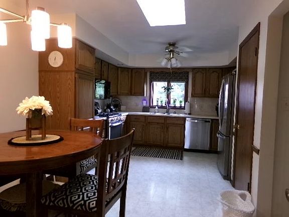 5th image of 525 Alamo Dr