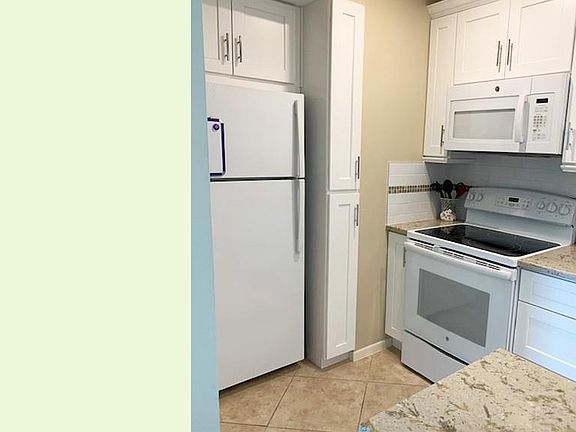 5th image of 58 N Collier Blvd APT 211