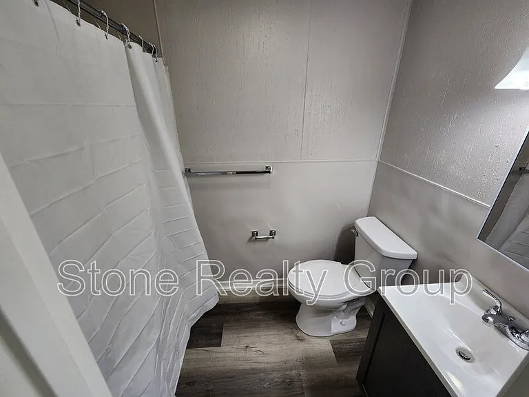 1880 N 6th 1/2 St #8 — Photo 4